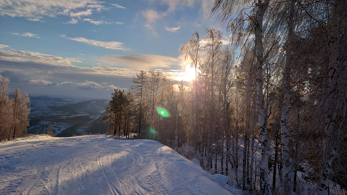 About HULST Snowboard